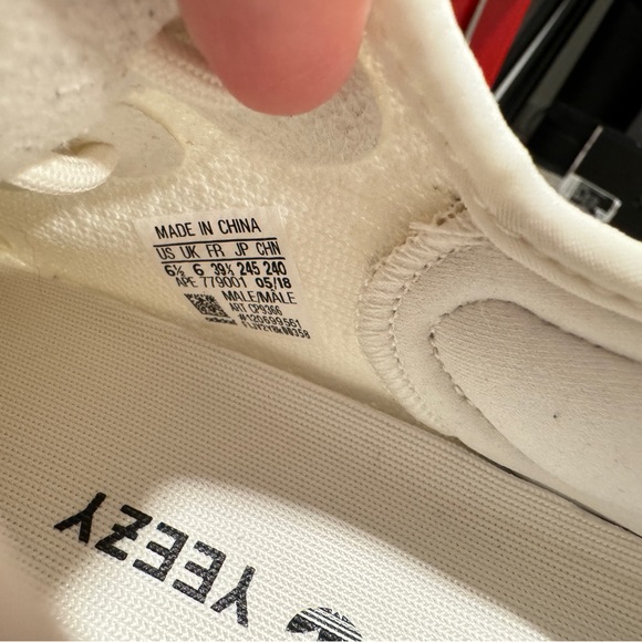 Adidas Yeezy Boost 350 V2 Cream White/Triple White CP9366 M6.5/W7.5 - Picture 4 of 7